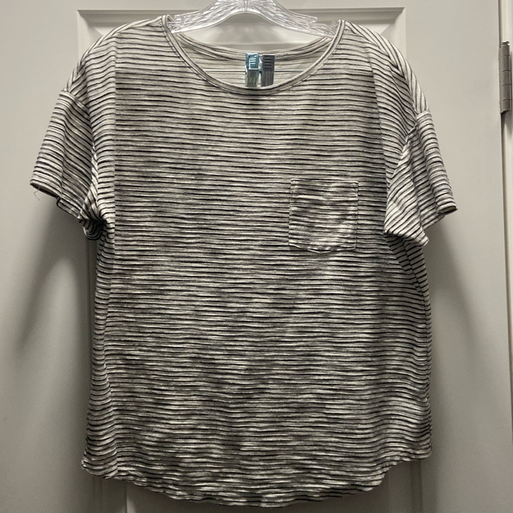 OLDNAVY LOOSE FIT TSHIRT